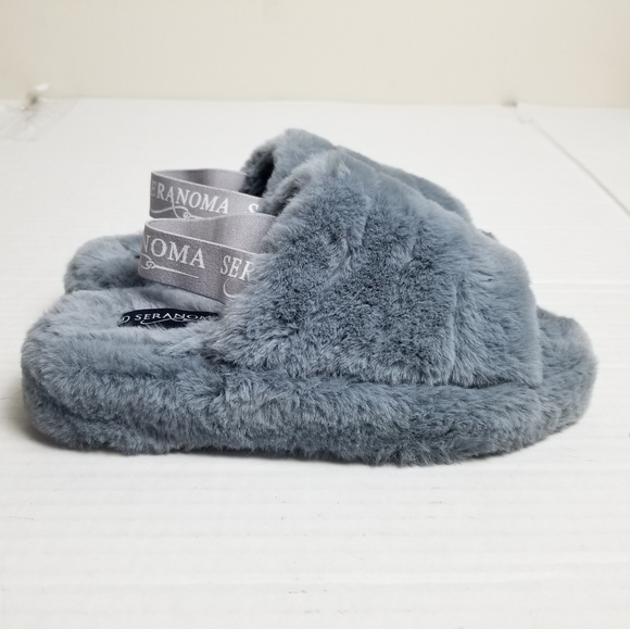 Slippers - Picture 4 of 11